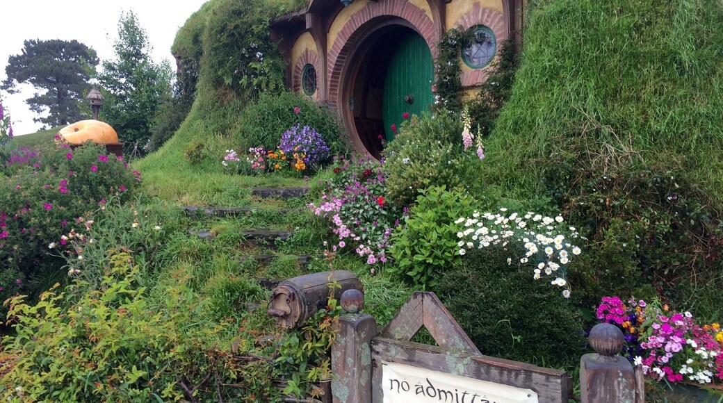 Can you recall who lives here?
The shire is even more magical in person. Must do for any LOTR or Hobbits fan. Take the evening tour that includes dinner at the Green Dragon pub.