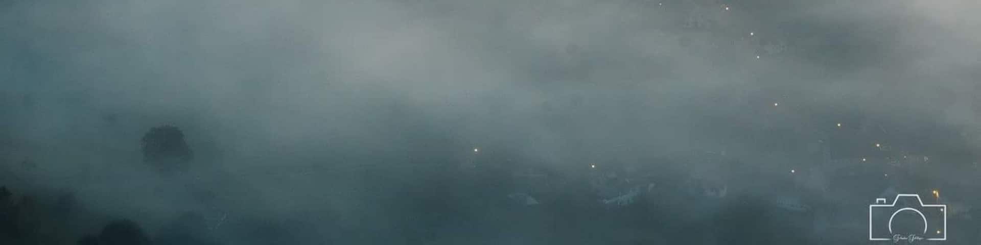 The view from Wegelnburg Castle is perfect for fog photography during fall.
#BvS(location) #germany