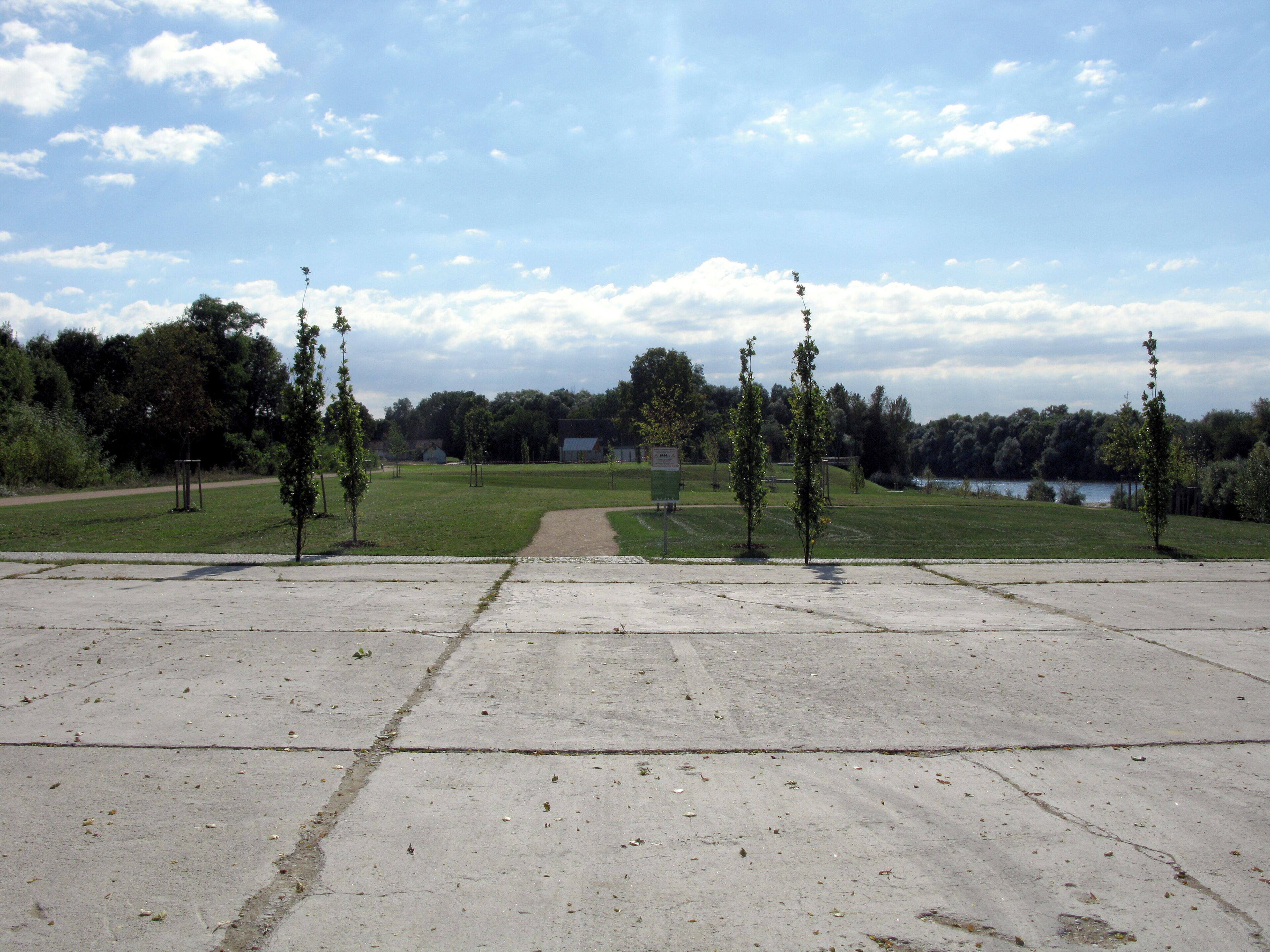 Rheingärten in Neuenburg am Rhein, Panzerplatte