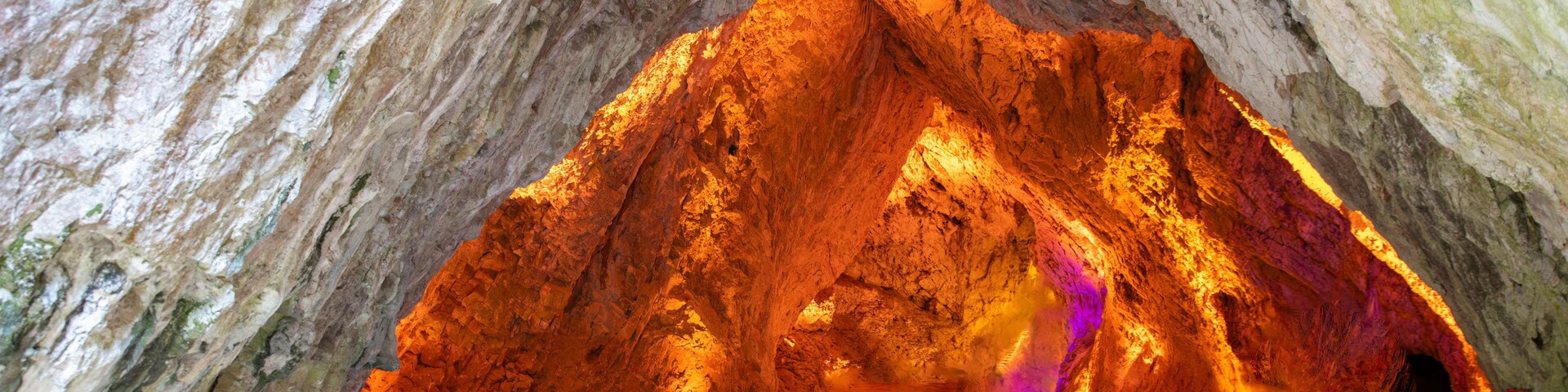 Breathtaking rock formations inside Oylat Cave in Inegol, Bursa, Türkiye