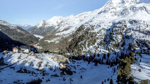 Zufallhütte in Val Martello, snow-covered mountain landscape, Ortler group, Trento, Italy
