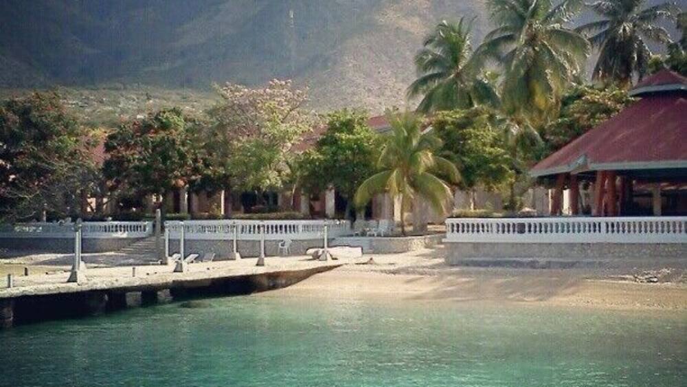 Ocean View is a small little hotel just outside the town of Montrouis and an hour outside of Port au Prince. Great for a beach day!