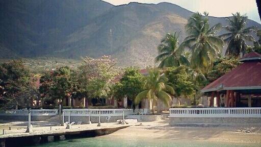 Ocean View is a small little hotel just outside the town of Montrouis and an hour outside of Port au Prince. Great for a beach day!