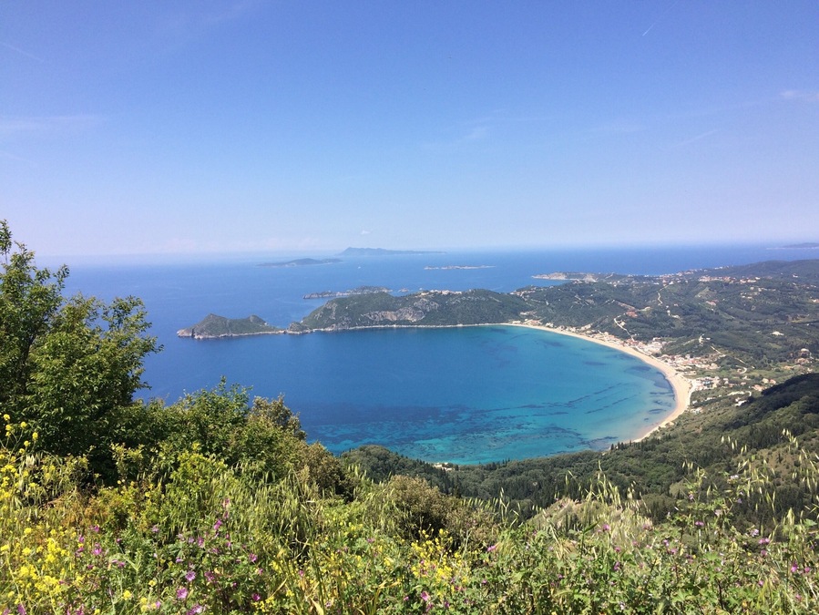 Beau point de vue sur la route vers Agios Georgios à Corfou !