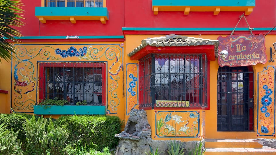 Foch Square showing a house and street scenes