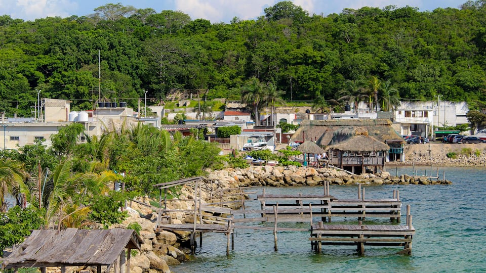 muelle marítimo en ciudad de Campeche , México
