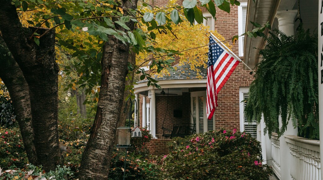 Fourth Ward featuring a house