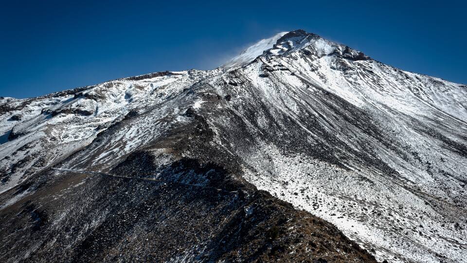 Road to the top of the Citlaltépetl volcano, the highest in Mexico
