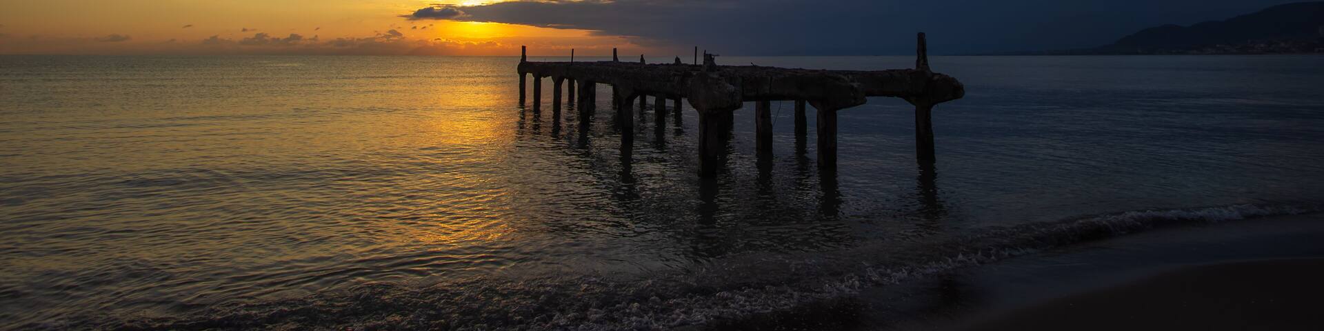 Sunrise at the Old Pier. Ünye, Ordu, Türkiye