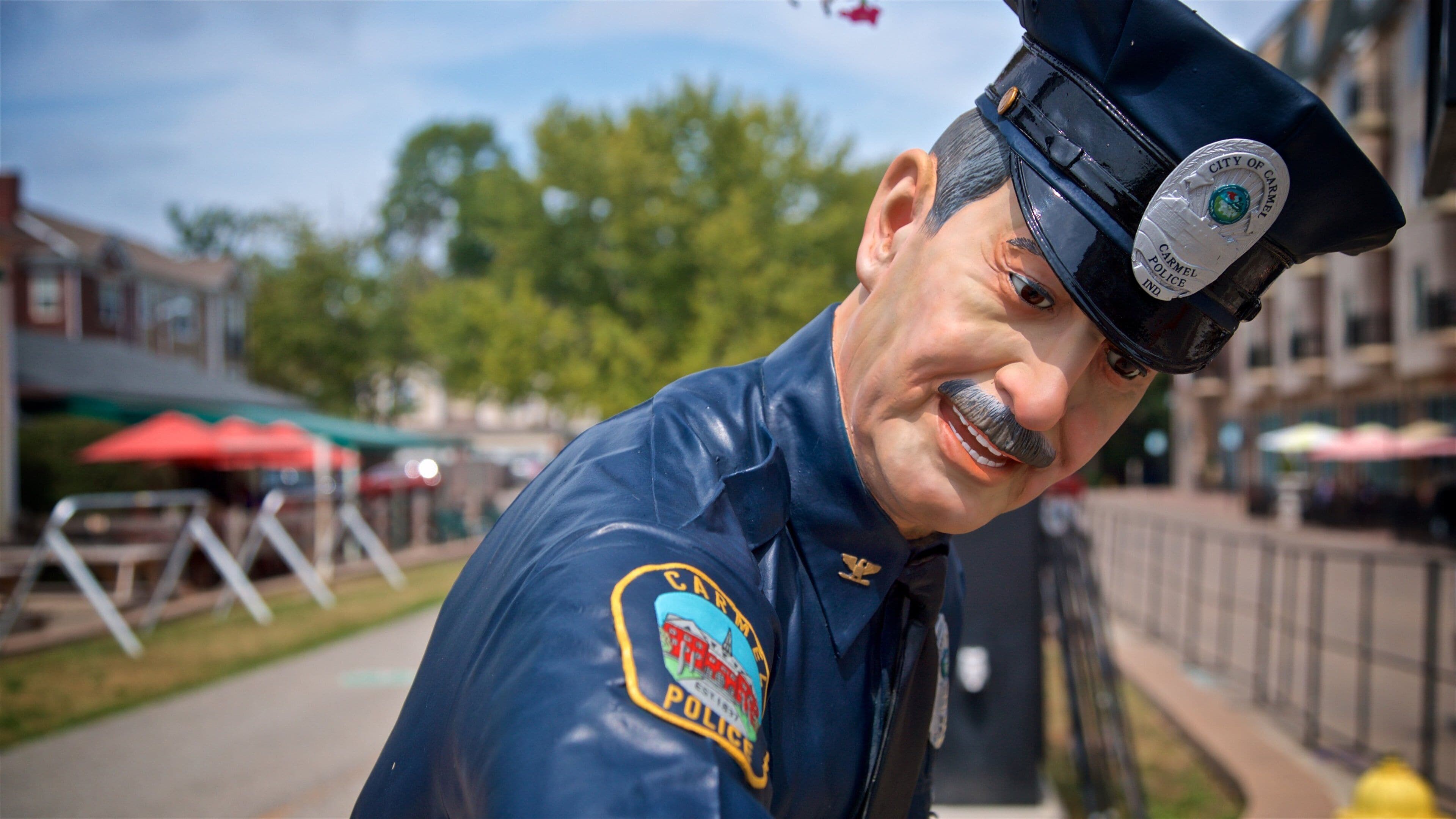 Carmel Arts and Design District ofreciendo señalización y arte al aire libre