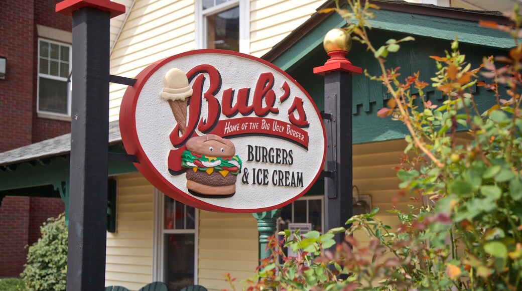 Carmel Arts and Design District có tính năng biển hiệu