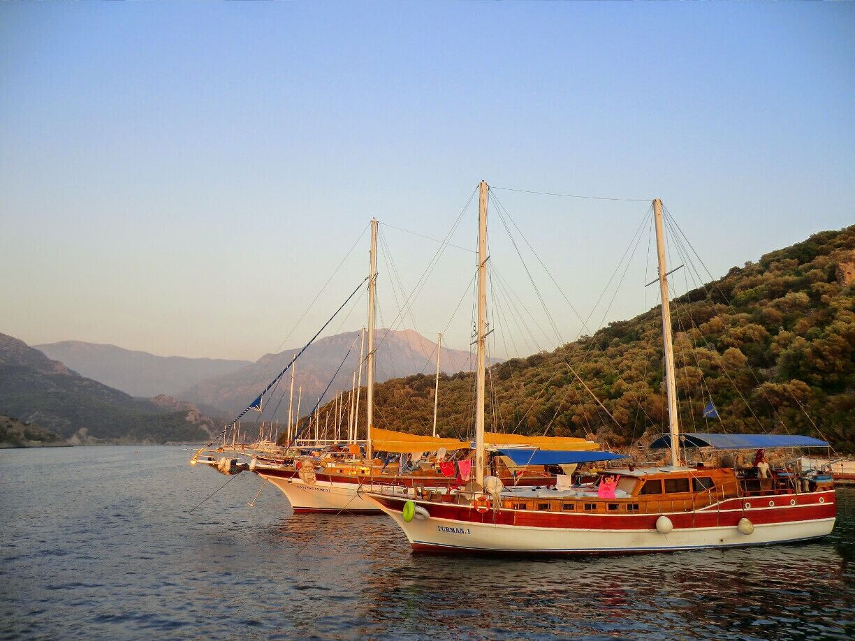 Sailing on a Turkish gulet was a brilliant and relaxing way to discover the Lycian coast. We went with a local operator from Demre to Fethiye in 4 days. On the way we saw gorgeous places and pristine coves and swam in blue water. We would do it again in a heartbeat, also given the accessible price.
#goldenhour