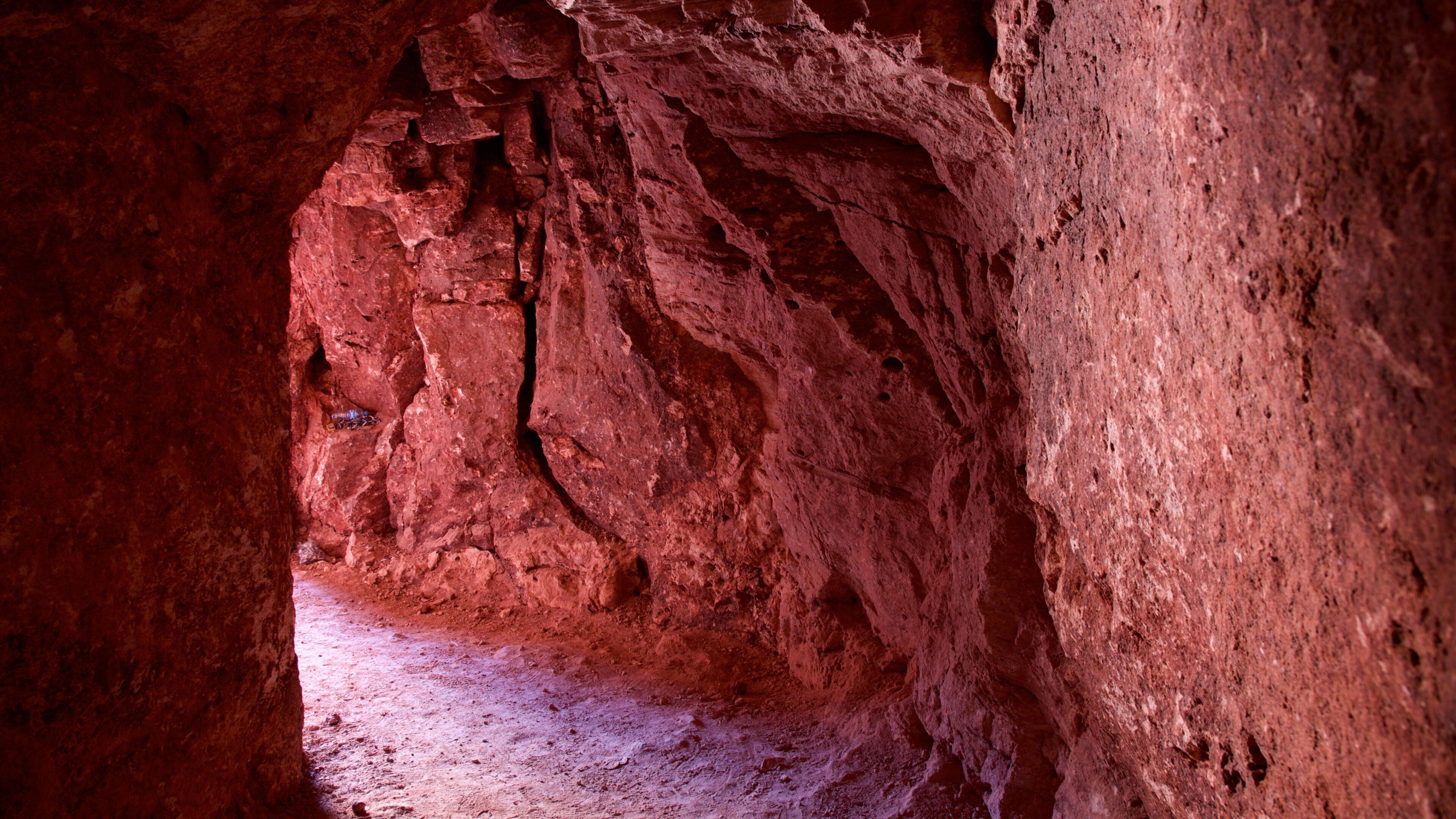 Minas de Ópalo de Tequisquiapan que incluye cuevas