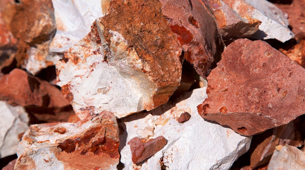 떼끼스키아판 오팔광산