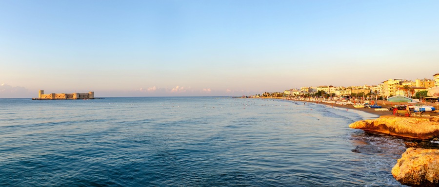 Maiden's castle, Kiz Kalesi in Mediterranean Sea. Mersin Turkey panorama