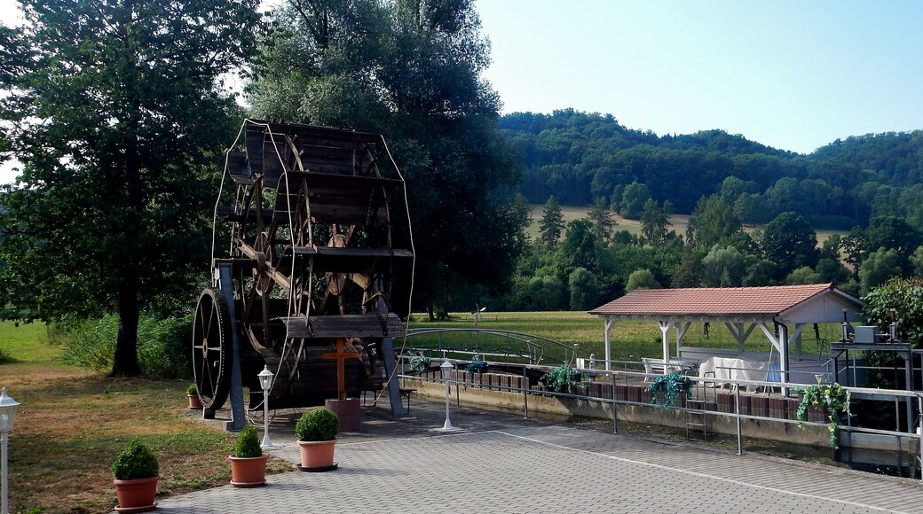 Altes Wasserrad in Hürden