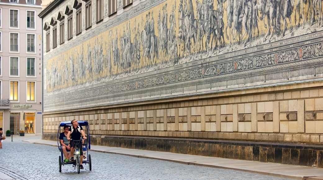 Fürstenzug welches beinhaltet Straßenszenen