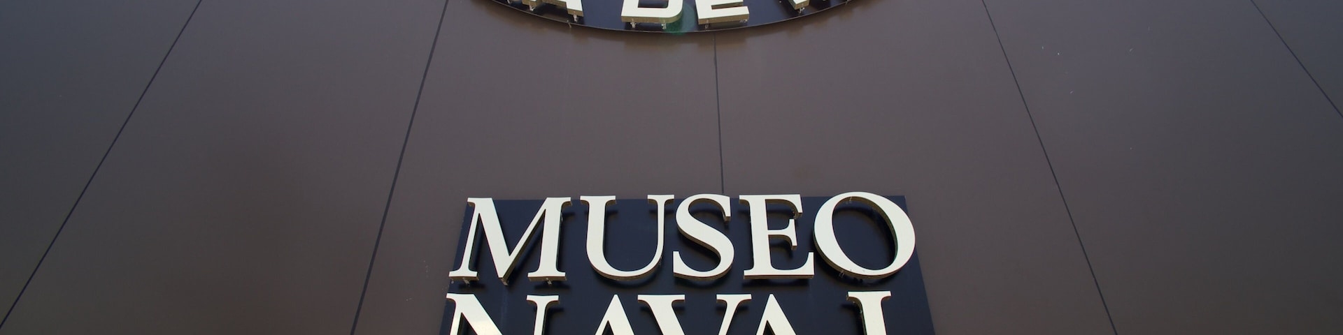 ํด๊ตฐ ์ญ์ฌ ๋ฐ๋ฌผ๊ด ์ ๋ณด์ฌ์ฃผ๋ ๊ตฐ๋ ๋ฌผํ ๊ณผ ์ ํธ