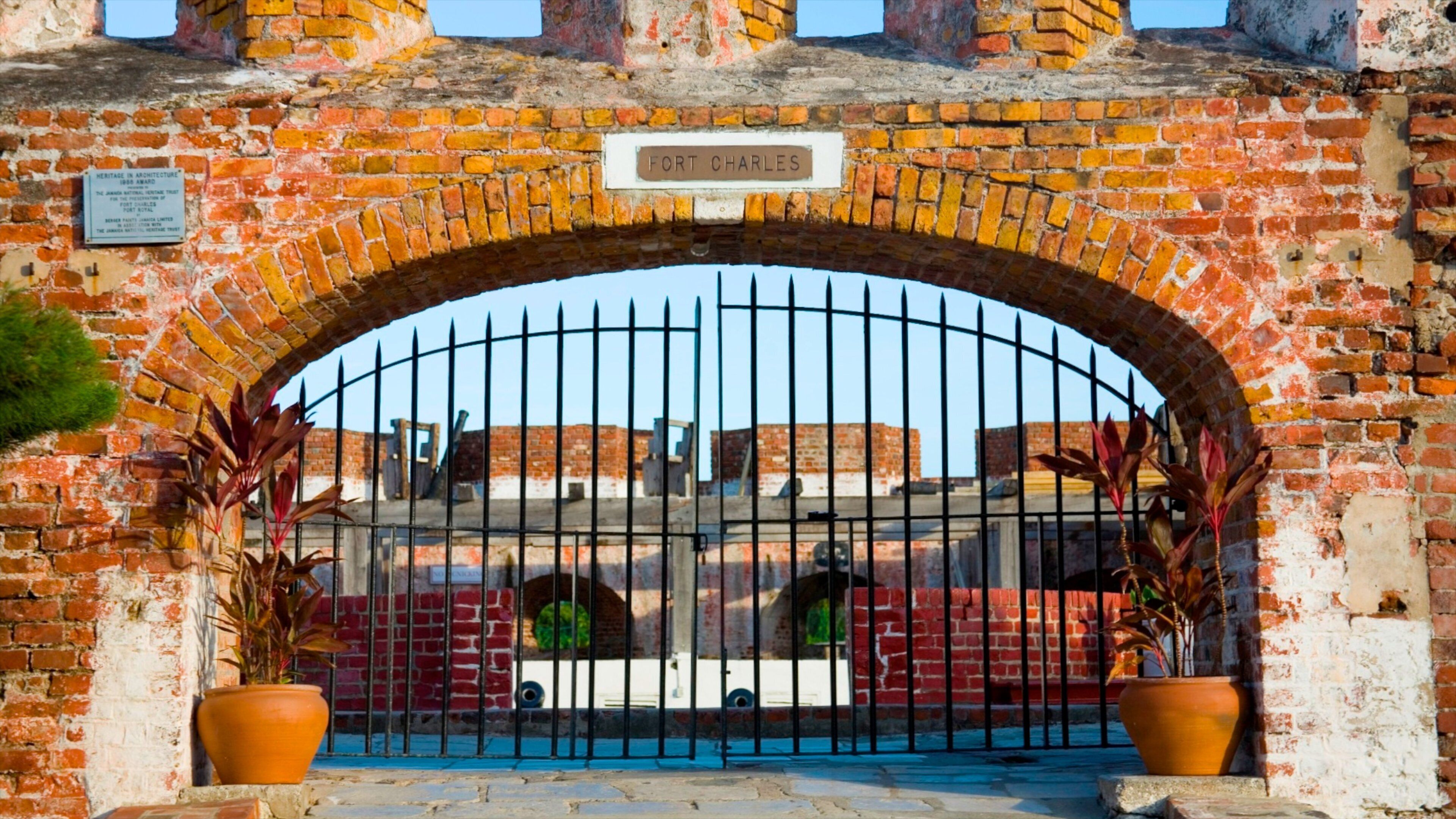 查爾斯堡 其中包括 懷舊元素 和 城堡