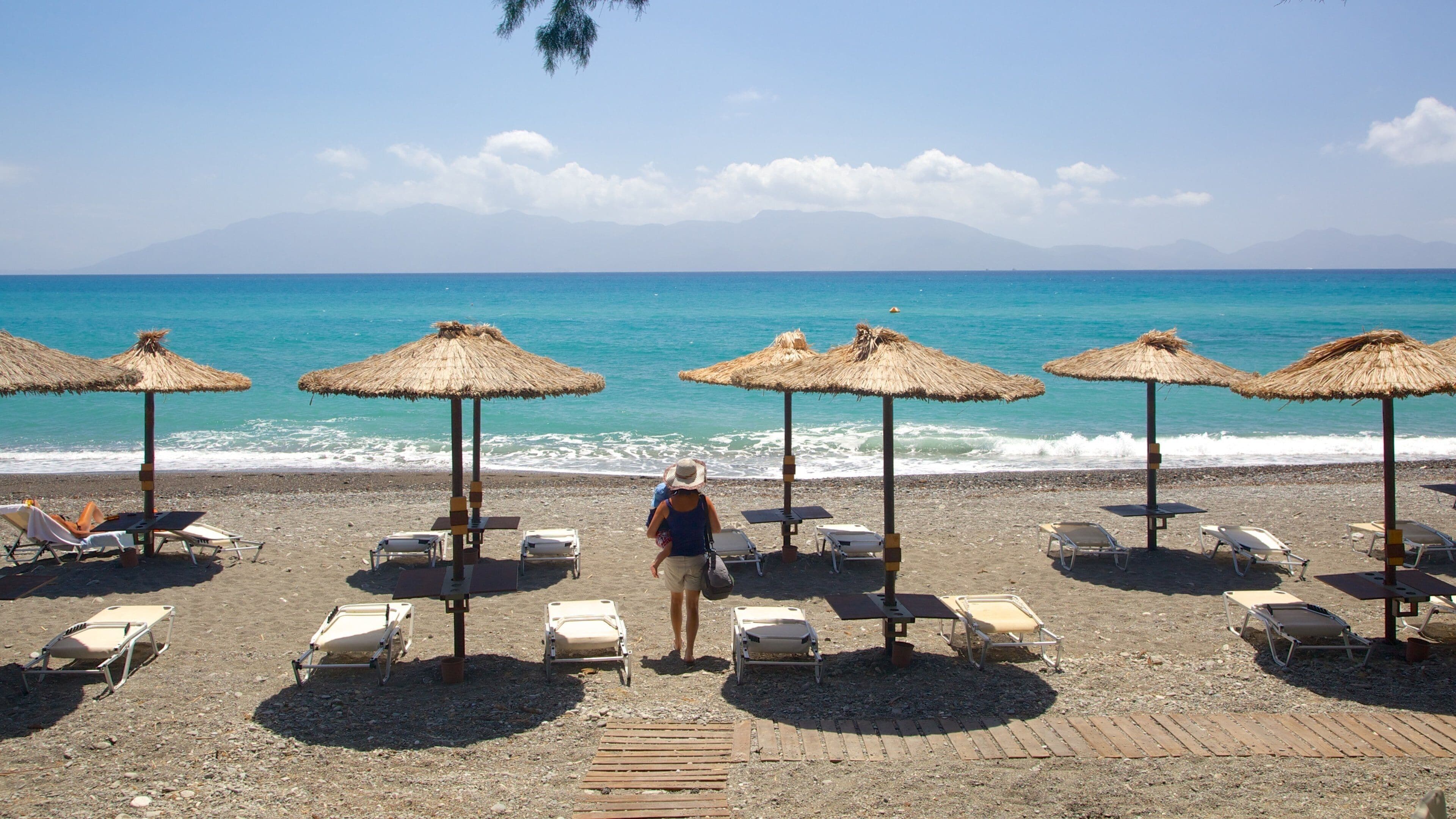 Playa de Agios Fokas mostrando una playa de piedras