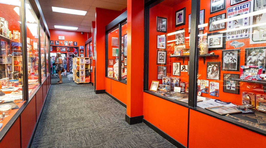 Cooter\'s Nashville showing interior views