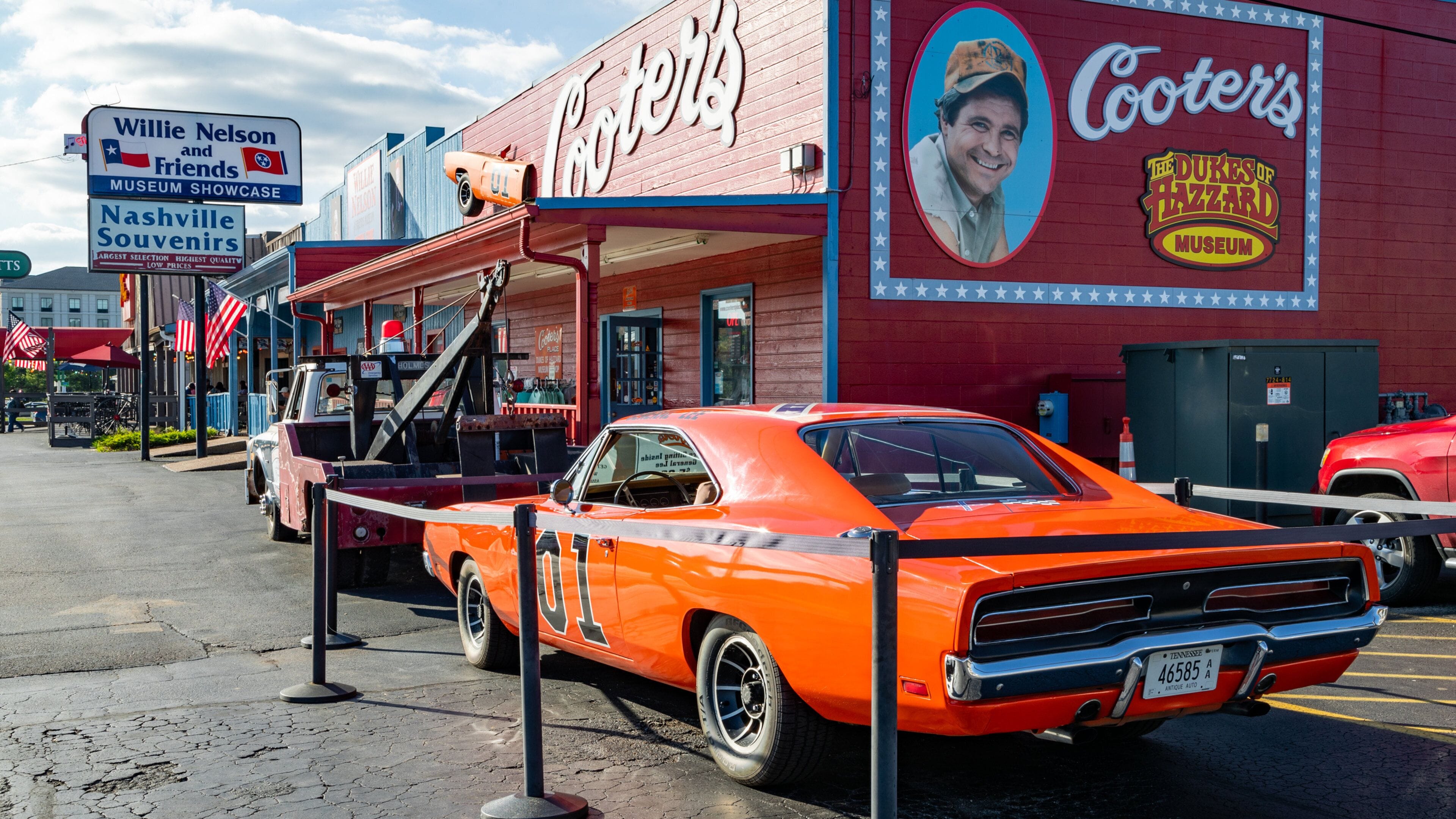 Cooter\'s Place showing signage and heritage elements