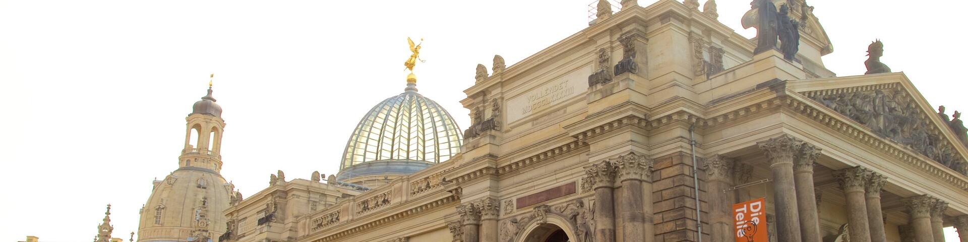 Festung Dresden showing street scenes and heritage elements