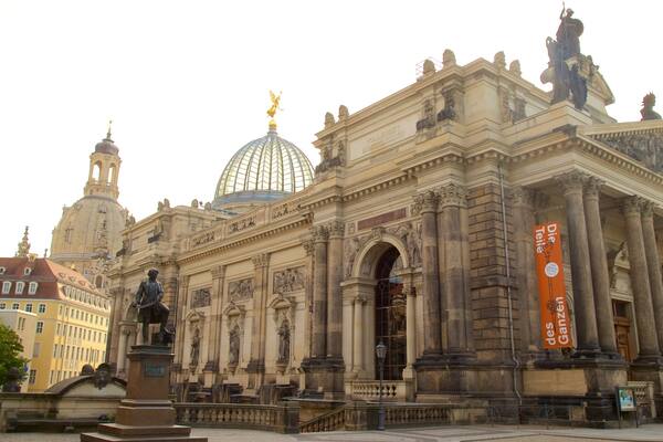 Festung Dresden which includes heritage elements and street scenes