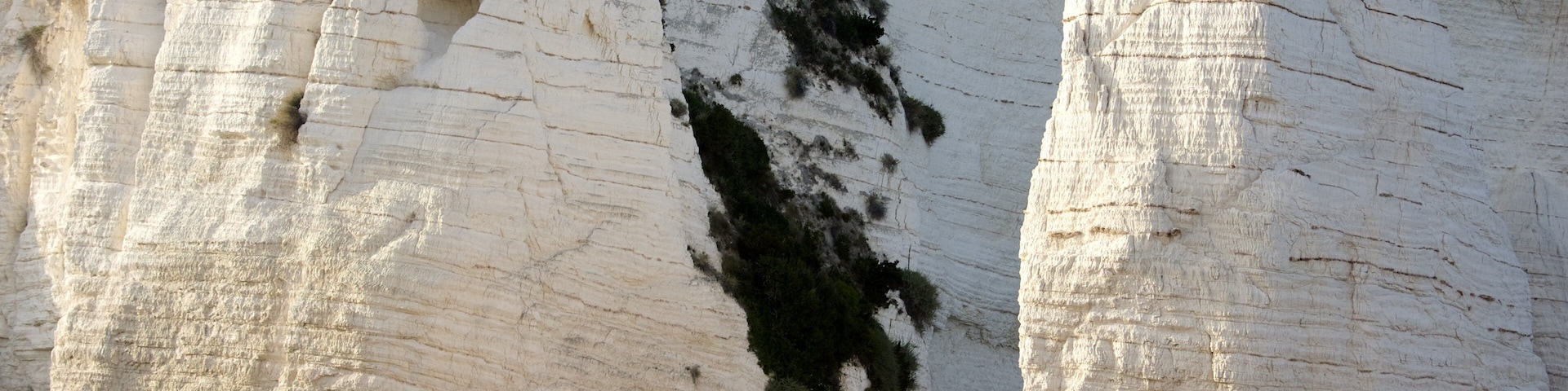 Pizzomuou das einen schroffe Küste und Sandstrand
