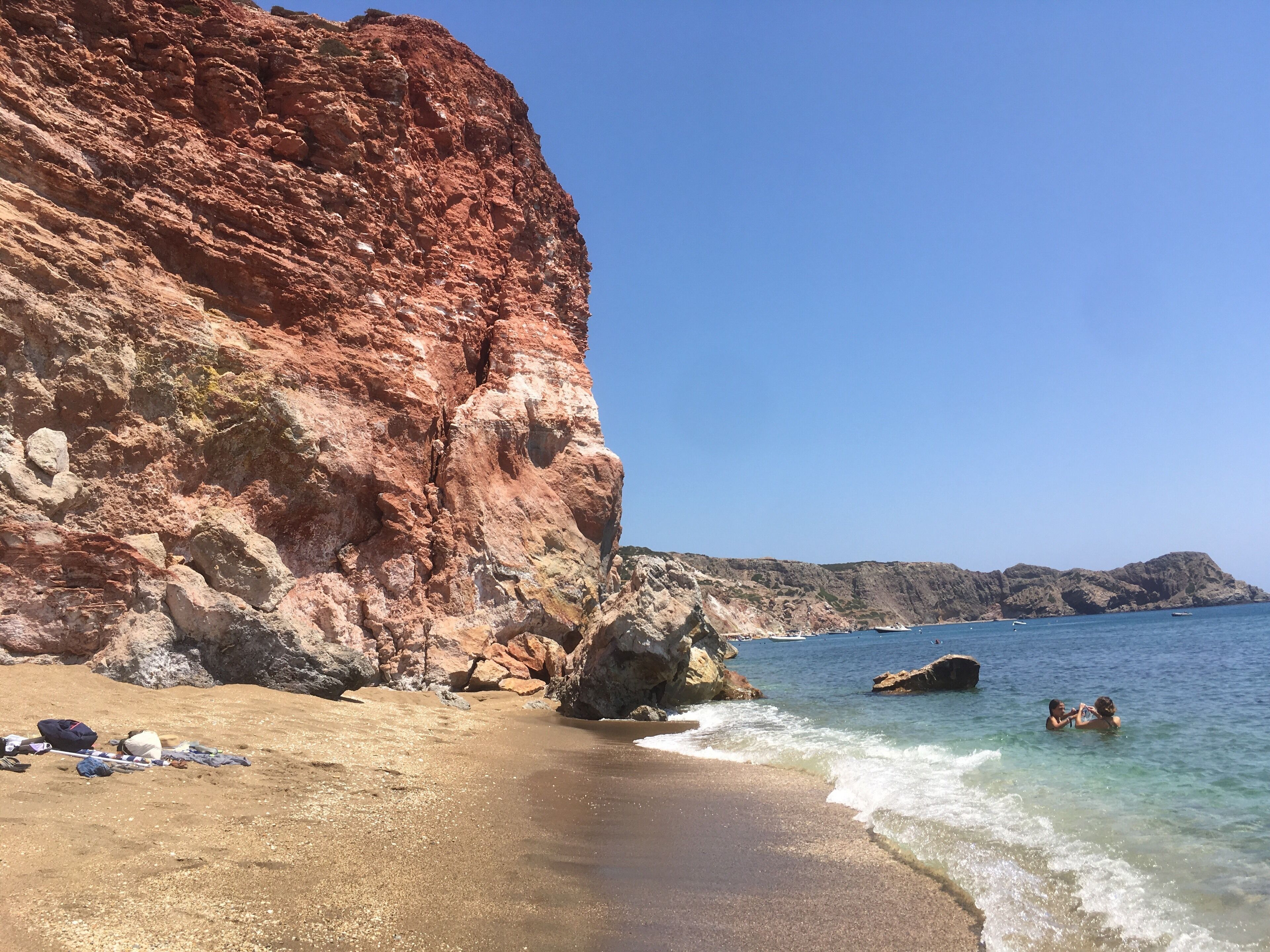 Great beach with an inn where you can listen good music 
Very nice 
#greece 
#milos