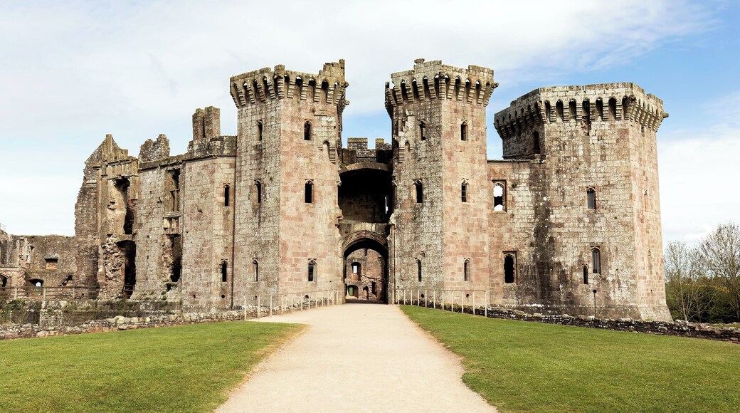 Grand 15th-century castle that eventually fell to Parliamentary forces during the English Civil War (1646). The castle was surrendered mostly in-tact, but was slighted (purposefully disabled) to prevent any future use as a fortification.
Today it's an atmospheric ruin that makes for a fun visit.