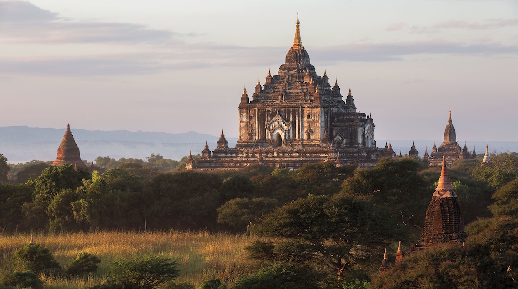 A very distinctive temple due to it's white stucco exterior. It was built in 1144 and is one of Bagan's tallest temples (200ft / 60m).