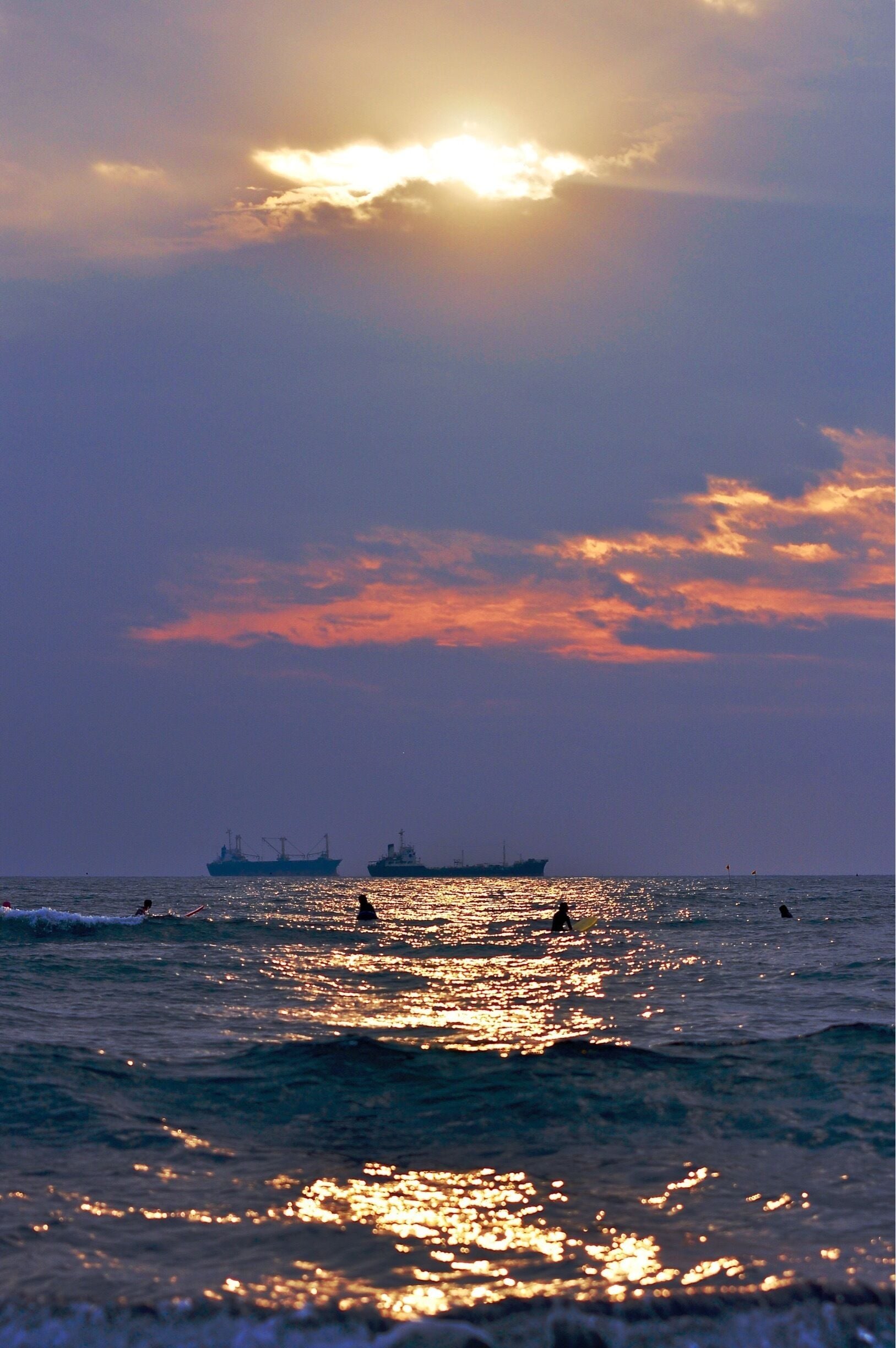 The Cijin Beach (旗津海水浴場) is a hot spot for surfing, it’s located in Qijin Island, Kaohsiung, Taiwan. 
#Taiwan #Kaohsiung #beach #sea #Asia #BeachTips #surf #sunset #golden