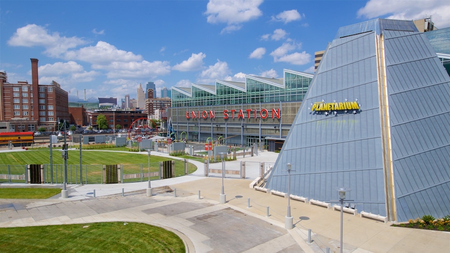 Science City at Union Station which includes a garden, modern architecture and a city