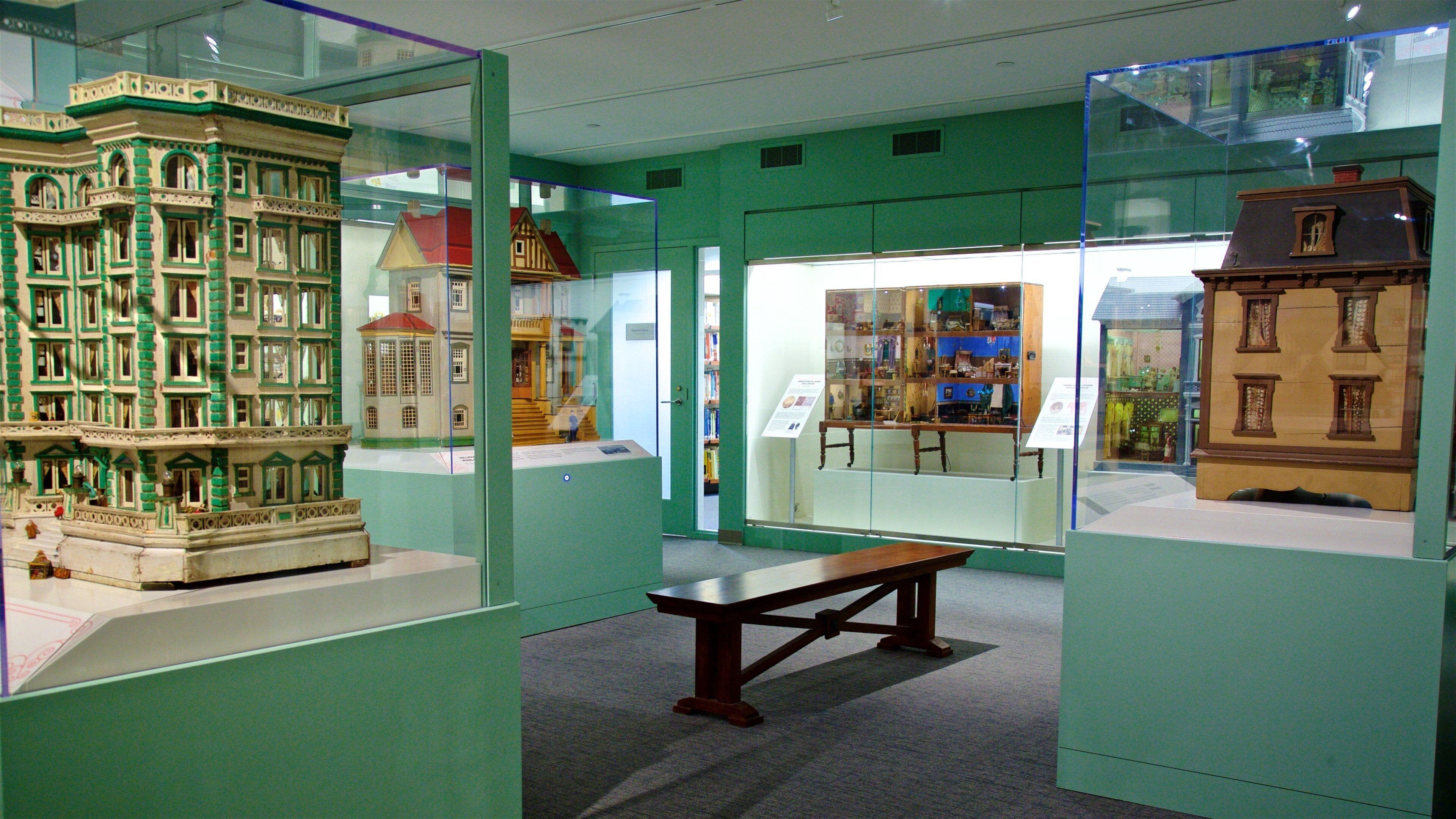 Toy and Miniature Museum que incluye vista interna