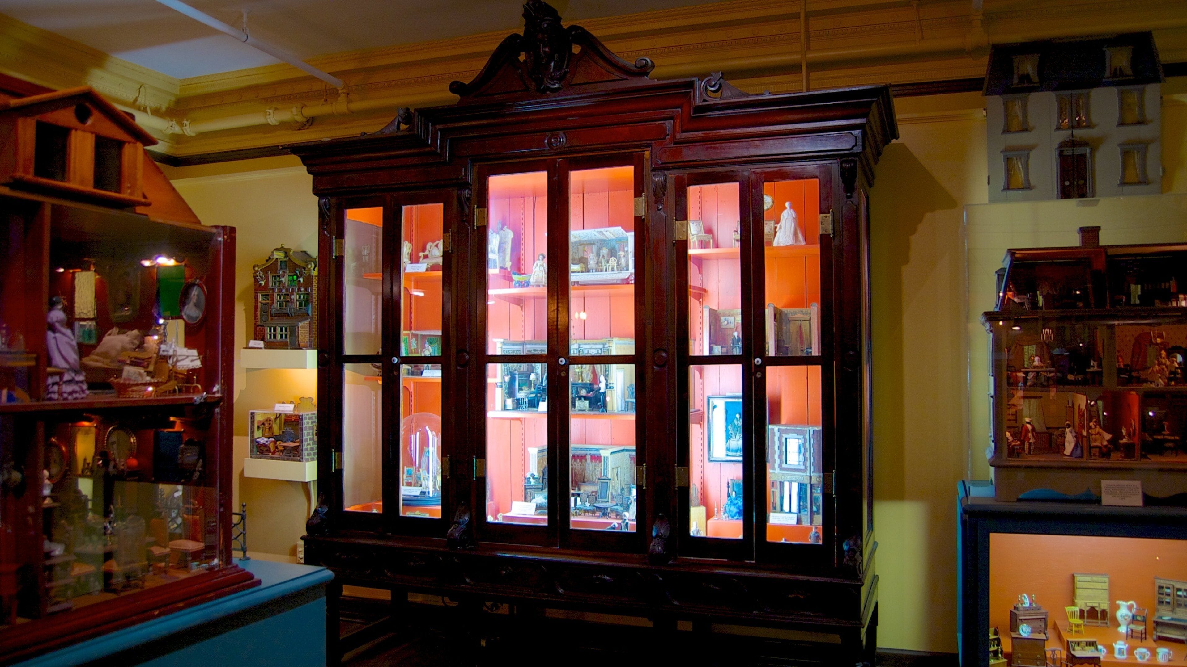 おもちゃとミニチュア博物館 どの含み 屋内の眺め