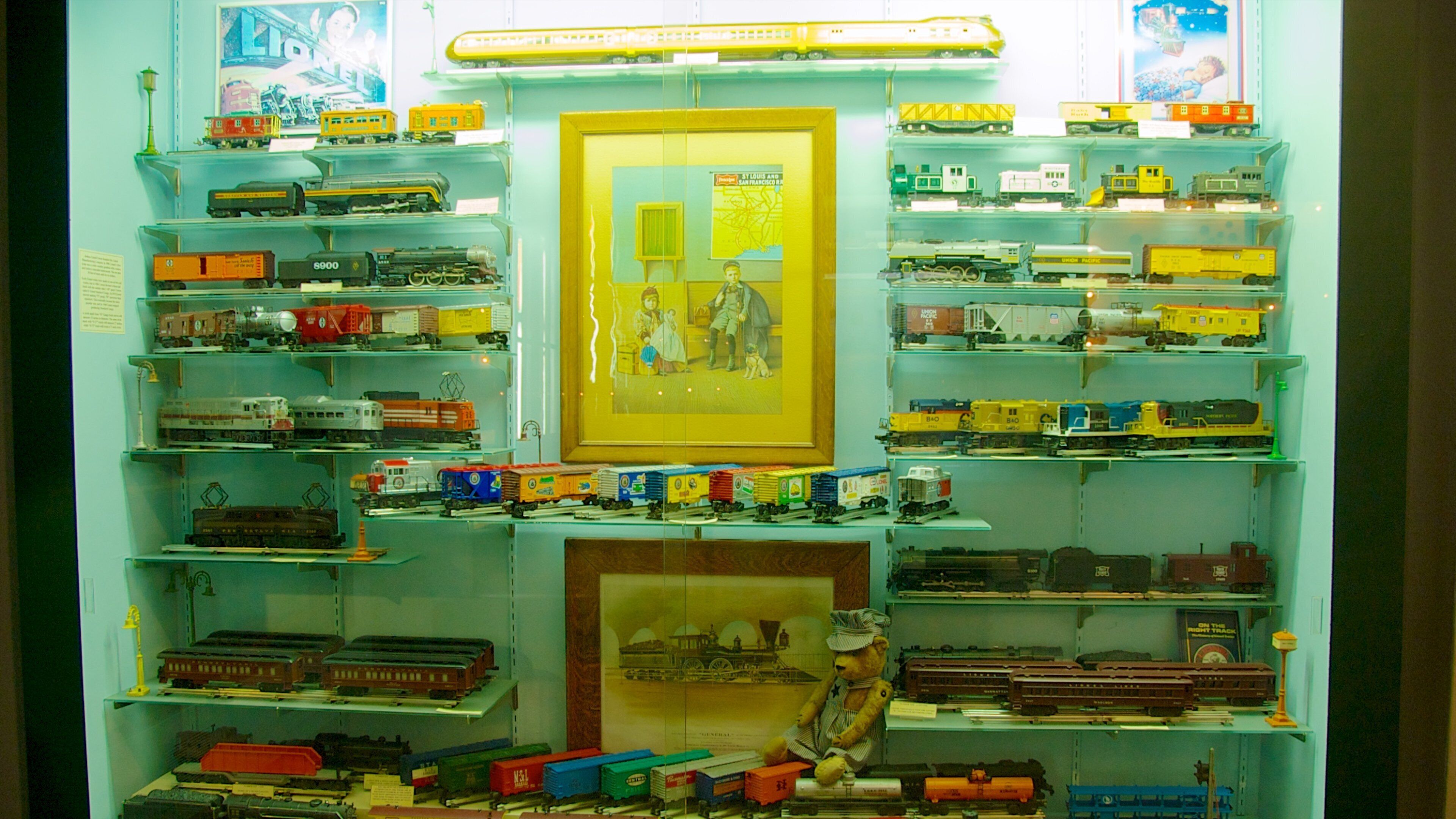 Museu do Brinquedo e da Miniatura que inclui itens de ferrovia e vistas internas