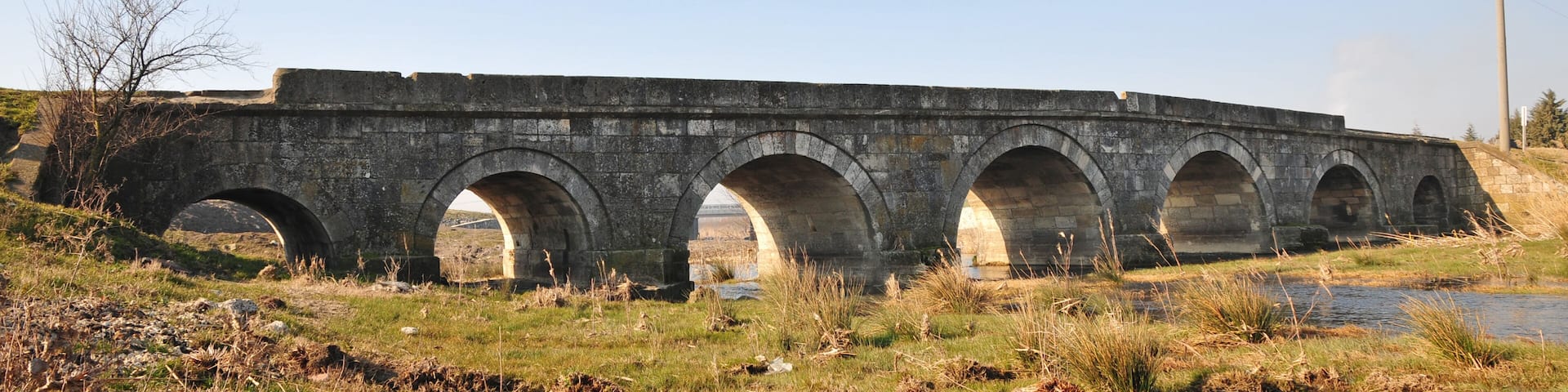 Buyukkaristiran Bridge, located in Luleburgaz, Turkey, was built by the Ottomans in the 16th century.