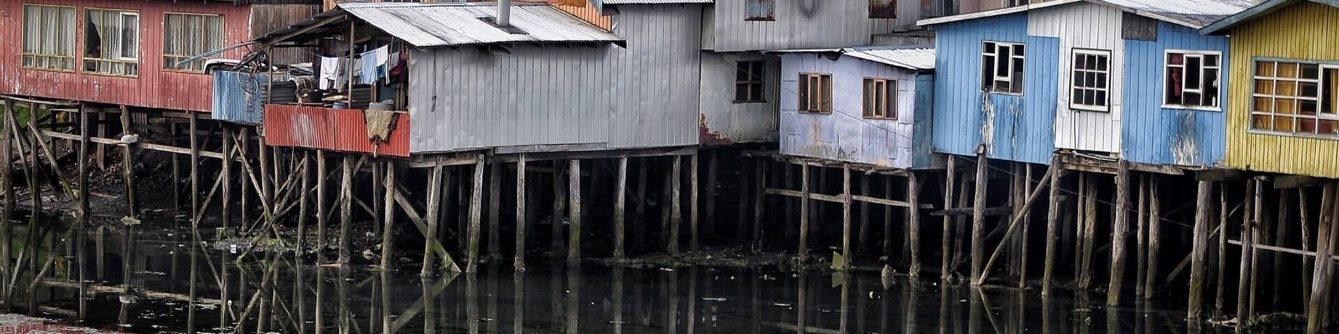 These are the stilt houses popular is the region. Castro city. #chile #patagonia #chiloe #castrocity #stilthouses #stunningstructures