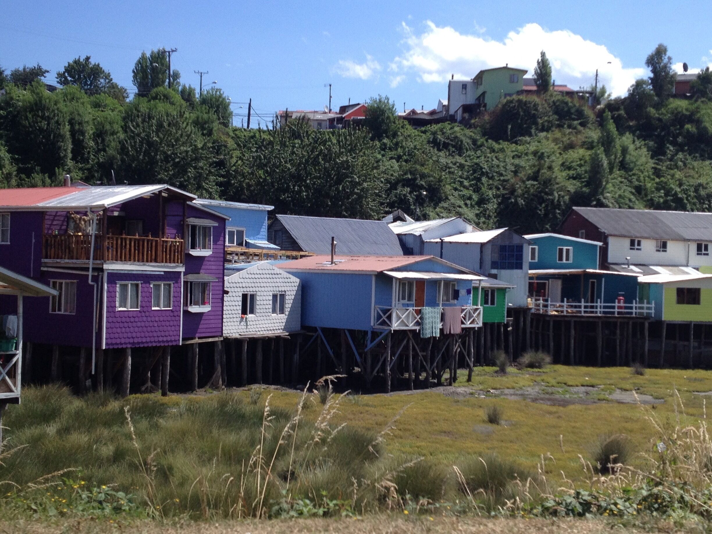Pretty little fisherman's huts on the small island of Chiloe! 🎣