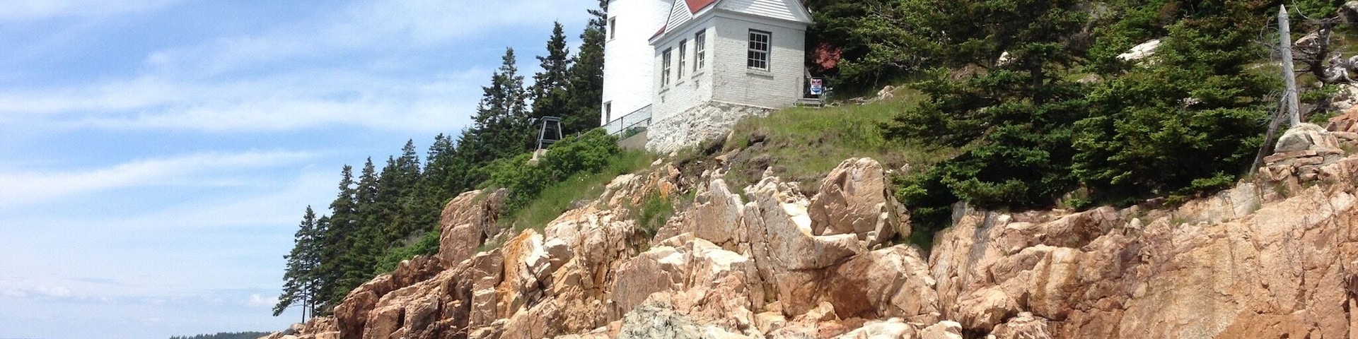 One of the prettiest lighthouses I have encountered. No wonder this is the back of the state quarter!