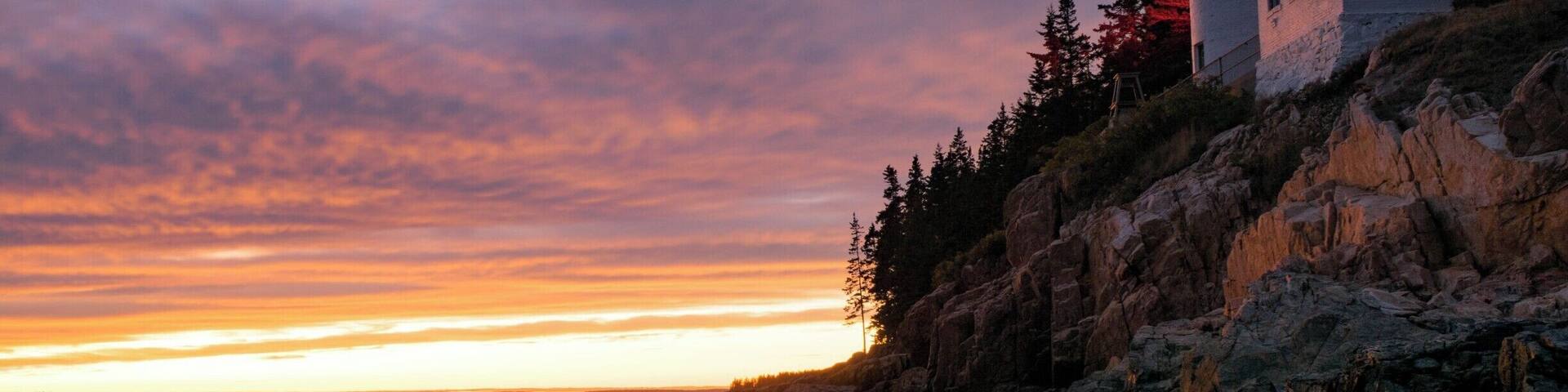 I was so lucky to get this shot. Battled traffic and had a short run to get there just as the sun set. Just missed the best light but still came away with this. It's an iconic location but with light like this how could I not take the iconic shot?
#Golden