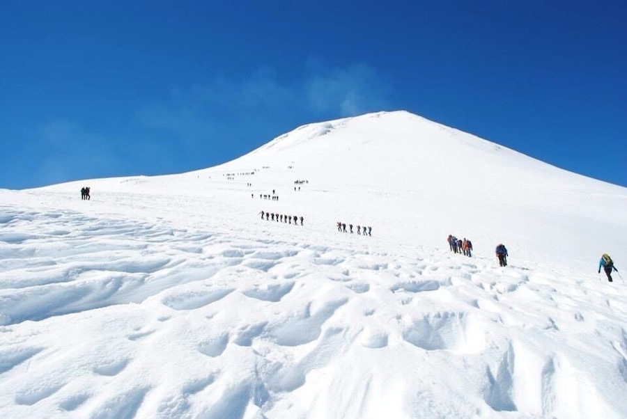Trekking to the top of #Volcano
#Villarica in #Chile the people look so small #snow Villarica #NationalPark