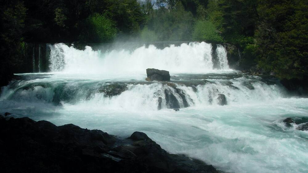 Caminata auto-guiada para llegar al Salto la Leona.