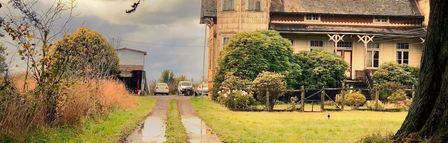 Lots of nice old buildings here