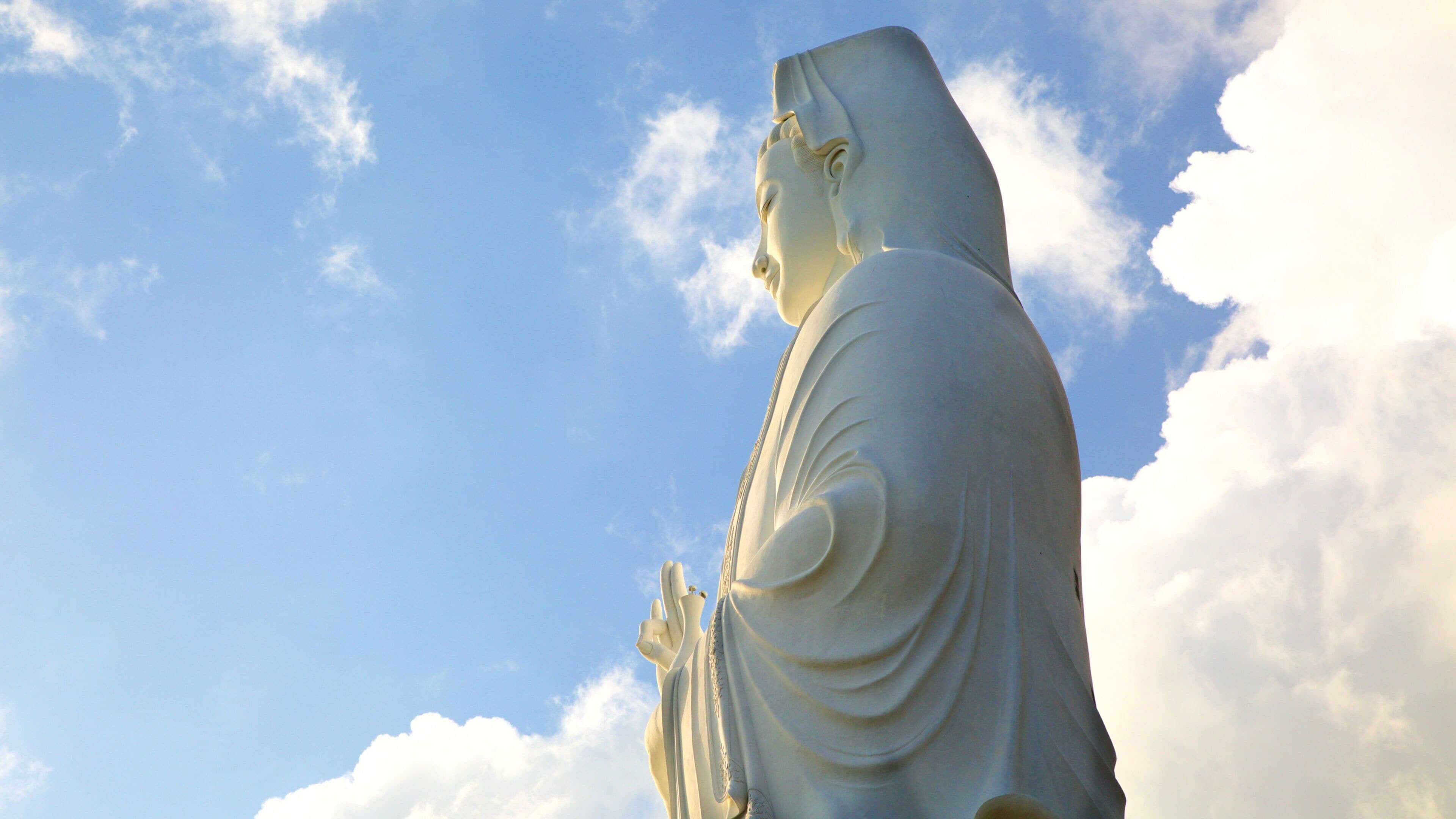 Linh Ung Pagoda presenterar historisk arkitektur