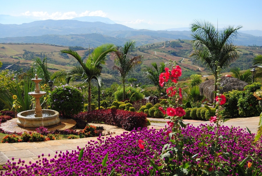 Another view from Hotel Kimbala. I'm telling you...Colombia is gorgeous!