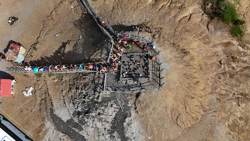 Foto aérea capturada con drone, en el volcán de lodo el Totumo y cerca al lago del mismo nombre, en el departamento de Bolívar, cerca a Cartagena, Colombia.