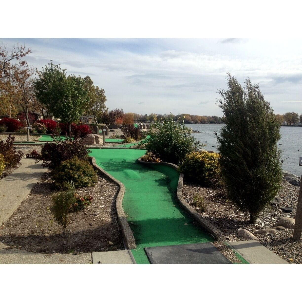 A fun and nicely maintained miniature golf course on the shoreline of Black Hawk Lake.