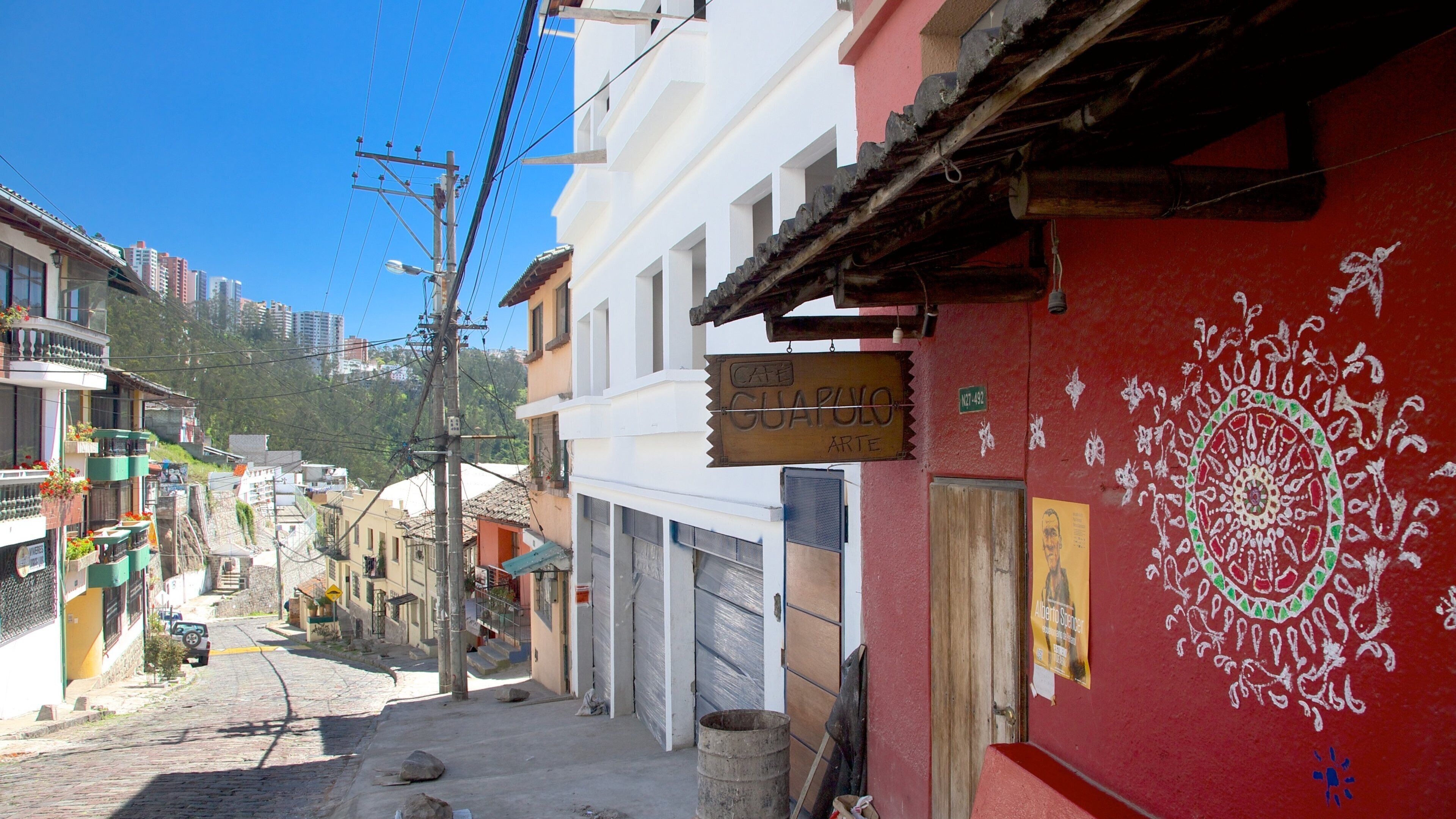 Guapulo which includes street scenes